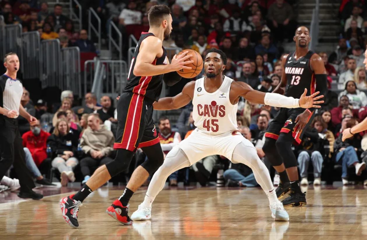 中场核心以 中场核心以